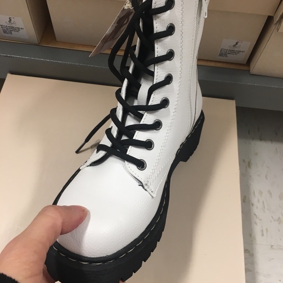 🤍Sincerely Jules Womens White Combat Boots🤍 - Picture 4 of 7